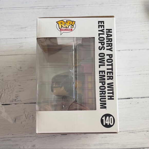 Funko Pop Diagon Alley-Eeylops Owl Imporium with Harry #140 - Picture 4 of 8